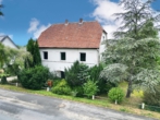 A980E2DA-55C7-4B04-836F-2342533F7689 - Solide Basis für Ihr Projekt: Haus mit Garten und viel Freiraum!
