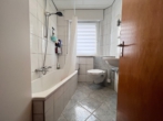 Badezimmer - Zweifamilienhaus mit Potenzial!