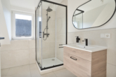 Badezimmer - Aufgepasst: Moderne und lichtdurchflutete Wohnung in Hasbergen!
