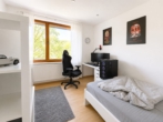Kinderzimmer - Lichtdurchfluteter Wohntraum mit Sonnenbalkon in Bünde