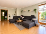 Wohnzimmer - Lichtdurchfluteter Wohntraum mit Sonnenbalkon in Bünde