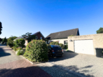 Hausansicht - Ihr Familienidyll: EFH mit großem Garten und ELW