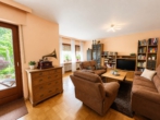 Wohnzimmer KG - Großzügiges Zweifamilienhaus mit Gartenidylle und Potenzial in GMHütte