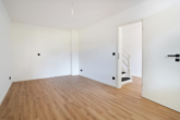 Kinderzimmer - 894 m² Grundstück + 4 Garagen – renoviertes Familienhaus in Grünlage