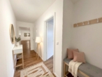Flur - (KI generiert) - 2-Zimmer-Wohnung mit Wintergarten – modern & energieeffizient