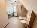 Badezimmer OG - Freigestellt und renoviert in Top-Lage von Rheine!