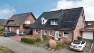 Außenansicht - Jung und attraktiv! Doppelhaushälfte mit Garage und PV-Anlage