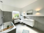 Badezimmer EG - Renoviert und bereit für Sie – Reihenhaus kaufen in Osnabrück
