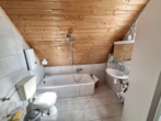 Badezimmer II - Einfamilienhaus, vereint mit dem Charme vergangener Zeiten