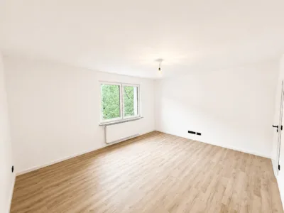Erstbezug nach Modernisierung 3-Zimmer-Wohnung mit Balkon in Osnabrück-Wüste, 49080 Osnabrück, Etagenwohnung