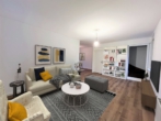 Wohnzimmer - Renovierte Doppelhaushälfte: Ihr neues Zuhause mit großem Grundstück