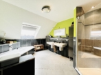 Badezimmer DG - Großzügiges Zuhause mit Einliegerwohnung & Garten in Bissendorf