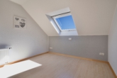 Schlafzimmer DG - Großzügiges Zuhause mit Einliegerwohnung & Garten in Bissendorf