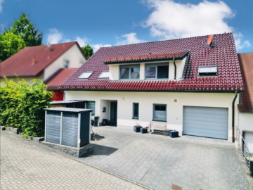 Großzügiges Zuhause mit Einliegerwohnung & Garten in Bissendorf, 49143 Bissendorf, Einfamilienhaus