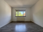 Schlafzimmer - Freigestellt mit großem Garten!