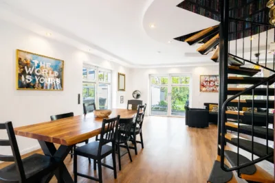 Hochwertiges EFH mit Einliegerwohnung – 1670m² großes Grundstück mit 210m² Wohnfläche, 49090 Osnabrück, Einfamilienhaus