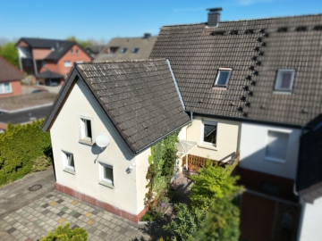 Renovierte Doppelhaushälfte: Ihr neues Zuhause mit großem Grundstück, 49525 Lengerich, Doppelhaushälfte