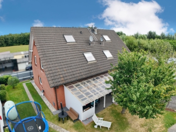Doppelhaushälfte mit ausgebautem Spitzboden in Hasbergen, 49205 Hasbergen, Doppelhaushälfte
