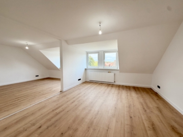 Hochwertig modernisierte 4-Zimmer-Dachgeschosswohnung, 49176 Hilter am Teutoburger Wald, Dachgeschoss