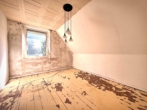 Schlafzimmer OG - Aus alt mach Wow! – Natursandsteintraum in Kanalnähe