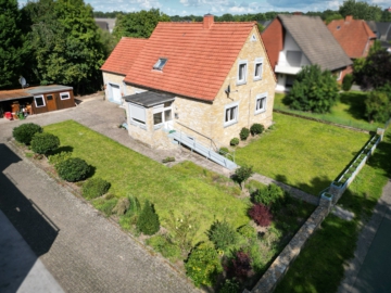 Charmanter Natursandsteintraum in Kanalnähe, 49134 Wallenhorst, Einfamilienhaus