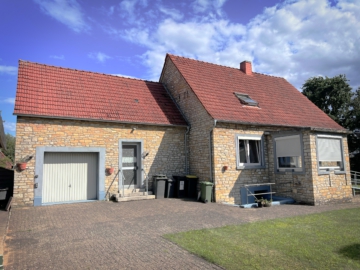 Aus alt mach Wow! – Natursandsteintraum in Kanalnähe, 49134 Wallenhorst, Einfamilienhaus