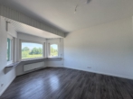 Wohnzimmer - Einfamilienhaus – renoviert und freigestellt!