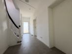 Eingangsbereich Flur - Einfamilienhaus – renoviert und freigestellt!