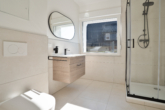 Badezimmer - Modern, renoviert und freigestellt in Hasbergen !