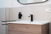 Badezimmer - Modern, renoviert und freigestellt in Hasbergen !