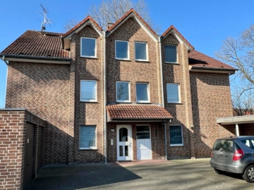 Großzügige Dachgeschosswohnung mit Balkon, 49219 Glandorf, Dachgeschoss