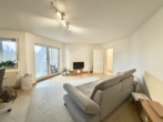 Wohnzimmer - Freigestellte Eigentumswohnung mit Balkon und Tiefgarage in Bielefeld!