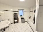Badezimmer - Freigestellte Eigentumswohnung mit Balkon und Tiefgarage in Bielefeld!