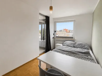 Freie 3-Zimmer-Eigentumswohnung mit Balkon, Garage und Aufzug, 49084 Osnabrück, Etagenwohnung