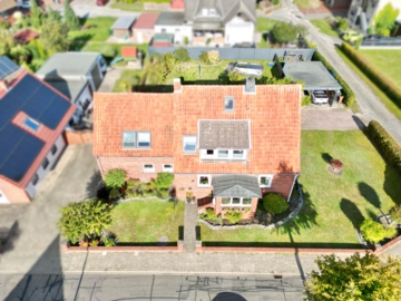 Freistehendes Zweifamilienhaus mit Wohlfühlcharakter und großem Garten, 49565 Bramsche, Zweifamilienhaus