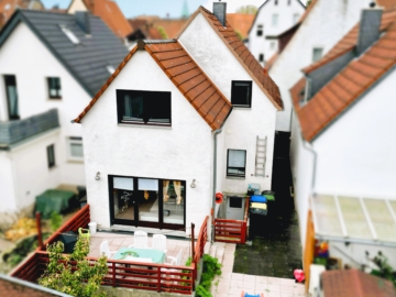 Ihr Traumhaus in Lemgo wartet: Stilvolles Einfamilienhaus mit lichtdurchfluteten Räumen, 32657 Lemgo, Einfamilienhaus