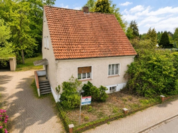 Einfamilienhaus mit großem Grundstück in Kloster Oesede, 49124 Georgsmarienhütte, Einfamilienhaus