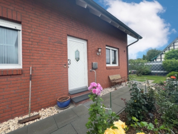 Ihr neues Zuhause: 4-Zimmer-Doppelhaushälfte mit Terrasse und zusätzlichem Spitzboden, 49205 Hasbergen, Doppelhaushälfte