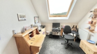 Büro - Ihr neues Zuhause: 4-Zimmer-Doppelhaushälfte mit Terrasse und zusätzlichem Spitzboden