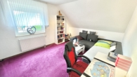 Kinderzimmer - Ihr neues Zuhause: 4-Zimmer-Doppelhaushälfte mit Terrasse und zusätzlichem Spitzboden