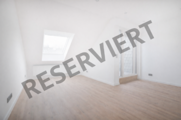 RESERVIERT! Frisch renovierte 3-Zimmer-Wohnung mit Loggia und Weitblick in Lüstringen, 49086 Osnabrück, Dachgeschoss