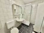Badezimmer - Helle Kapitalanlage: Vermietete 2-Zimmer-Wohnung mit Loggia