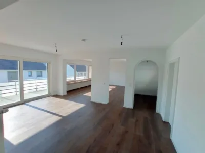 Lichtdurchflutete 4-Zimmer-Wohnung in Oesede!, 49124 Georgsmarienhüte, Etagenwohnung