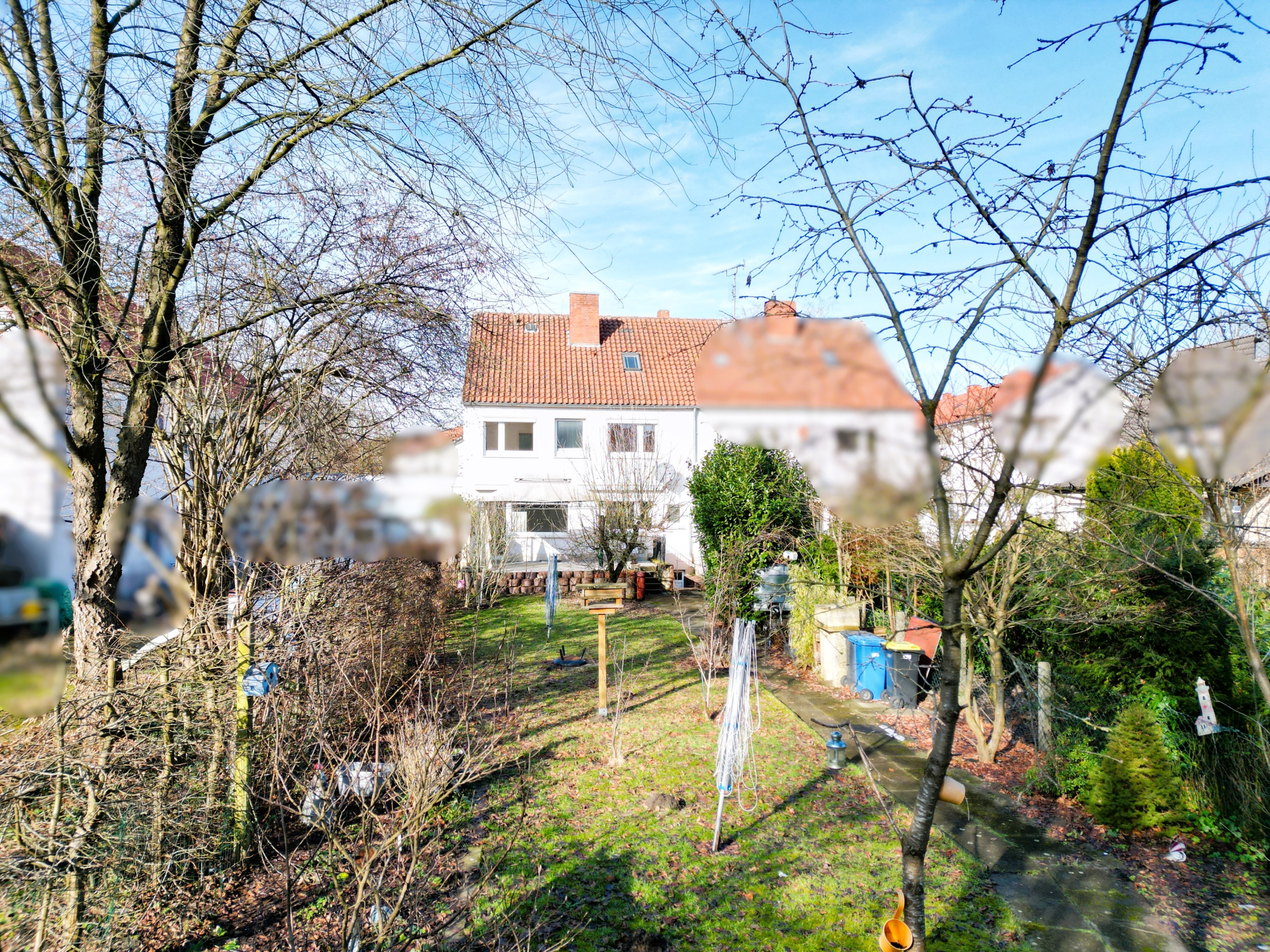 Hausansicht Garten