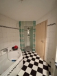 Badezimmer 1 - Luxuriöses freistehendes Einfamilienhaus mit gehobener Ausstattung