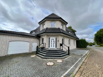 Luxuriöses freistehendes Einfamilienhaus mit gehobener Ausstattung, 49328 Melle, Einfamilienhaus