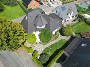 Einmaliges Schlösschen in Melle- Sie werden nicht glauben was sich hier versteckt, 49328 Melle, Einfamilienhaus