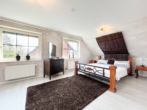 Schlafzimmer - Familienidyll: Gepflegtes Zuhause mit Terrasse und traumhaftem Gartenparadies