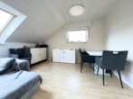 Wohnzimmer - Solide Wertanlage – Dachgeschosswohnung in begehrter Wohngegend