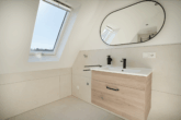 Badezimmer - Modern und hochwertig! Renovierte 3-Zimmer-Wohnung mit großem Balkon